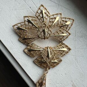 Elegant Gold-Tone Geometric Brooch